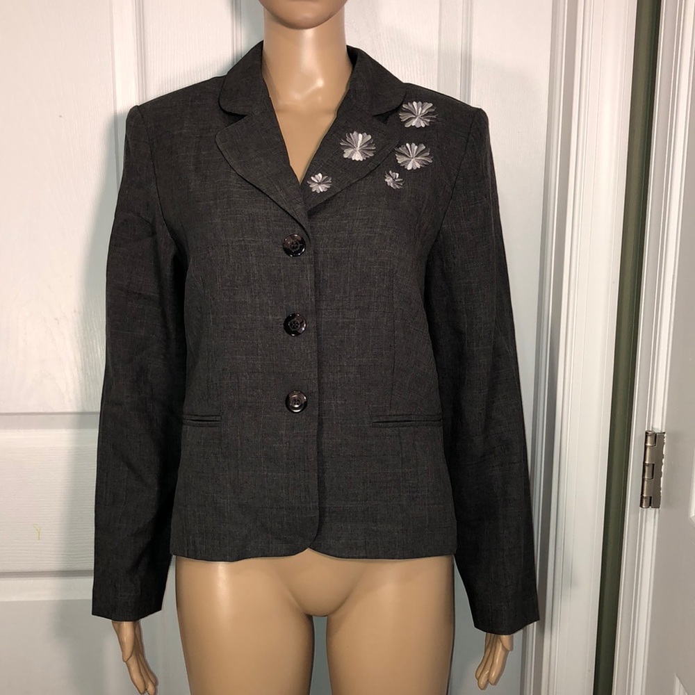 Spago Collection Grey Blazer.  10